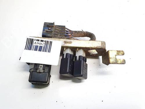 Used Fuse box MITSUBISHI PAJERO SPORT I (K7_, K9_) 3.0 V6 (K96W) (177 hp) 32615668