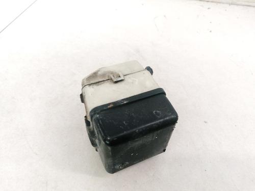 Used Fuse box Fuse box TOYOTA YARIS (_P1_) 1.3 (NCP10, SCP12_) (86 hp) 32884366 32884366