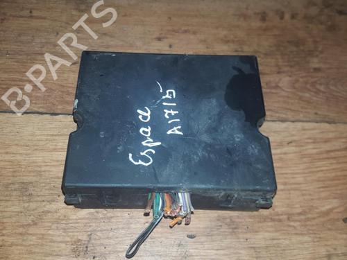 Used Fuse box Fuse box RENAULT ESPACE II (J/S63_) 2.2 (J/S637, J63G) (108 hp) 33531643 33531643