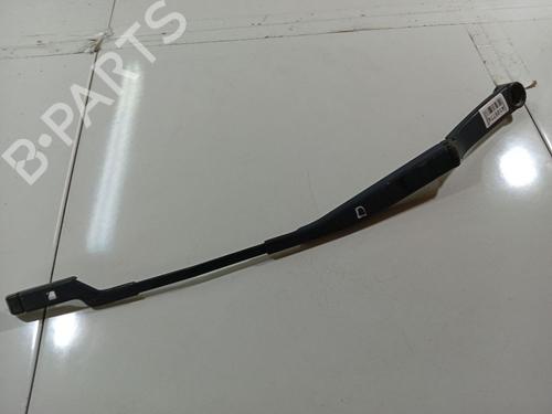 front-windshield-wiper-arm-kia-ceed-hatchback-ed-2006-2007-2008-2009-2010-2011-2012-32536952 main image