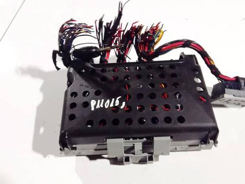 Used Fuse box Fuse box 32581229 32581229