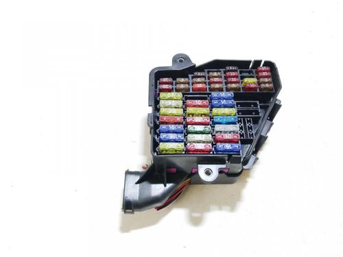 Used Fuse box Fuse box VW GOLF IV (1J1) 1.6 (100 hp) 33074032 33074032