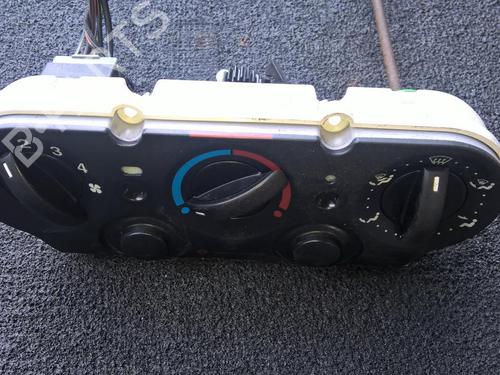 Used Climate control Climate control FORD FIESTA V (JH_, JD_) 1.25 16V (75 hp) 35881703 35881703