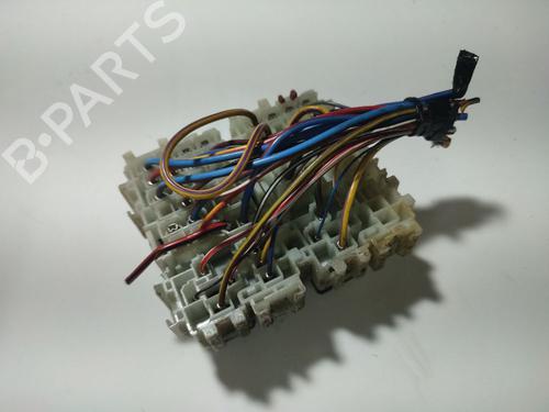 Used Fuse box Fuse box FORD MONDEO IV (BA7) 2.0 TDCi (130 hp) 32563193 32563193