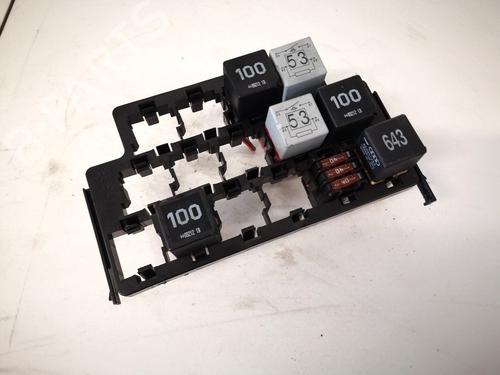 Used Fuse box Fuse box VW POLO IV (9N_, 9A_) 1.4 TDI (75 hp) 32910497 32910497