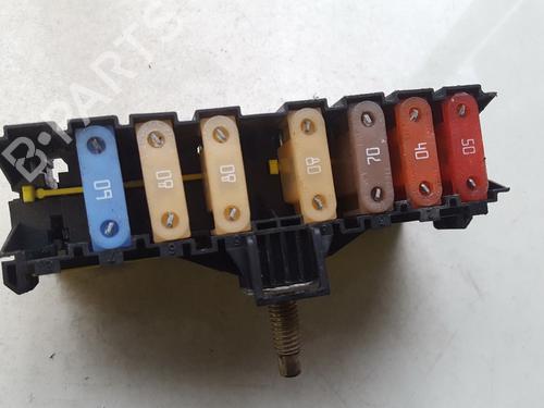 Used Fuse box Fuse box PEUGEOT 407 (6D_) 2.0 16V (6DRFJC, 6DRFJE, 6DRFJF) (140 hp) 33517095 33517095
