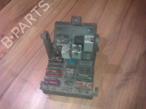 Used Fuse box Fuse box RENAULT LAGUNA I (B56_, 556_) 1.6 16V (B568, B561) (107 hp) 33517096 33517096