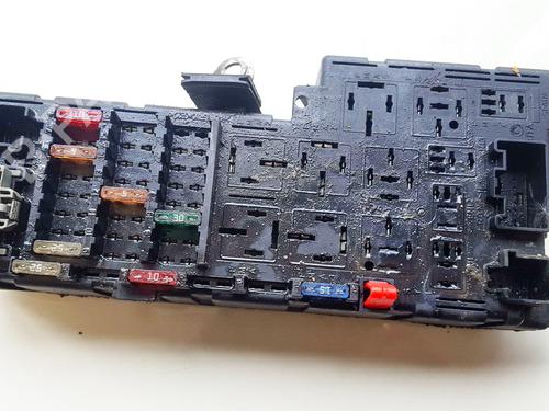 Fuse box VOLVO S60 I (384) D5 | BP33520035E1 - Image 2