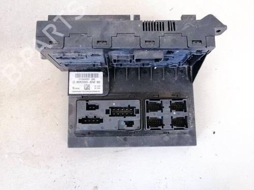 Used Fuse box Fuse box MERCEDES-BENZ E-CLASS (W211) E 220 CDI (211.006) (136 hp) 32950226 32950226