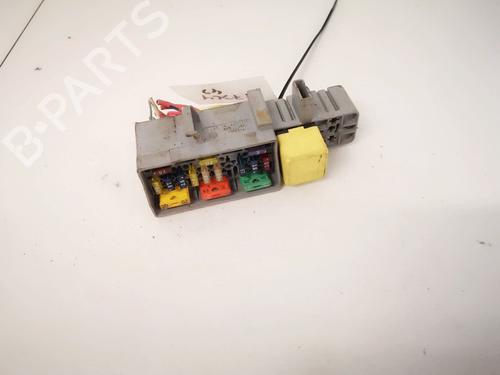 Used Fuse box Fuse box 32885953 32885953