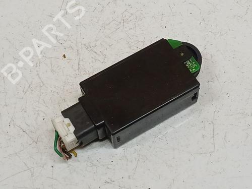 Used Headlight adjuster motor Headlight adjuster motor KIA CARENS III MPV (UN) 2.0 CRDi 140 (140 hp) 39999728 39999728