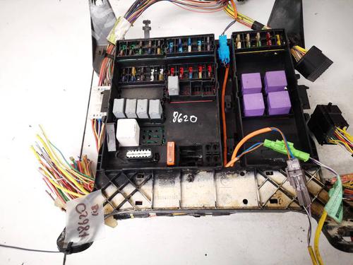 Used Fuse box RENAULT ESPACE III (JE0_) 2.2 12V TD (JE0E, JE0H, JE0P) (113 hp) 32924951