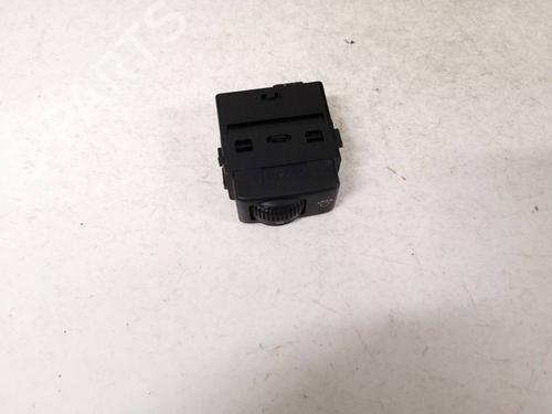 switch-nissan-cube-z12-2007-35357839 main image