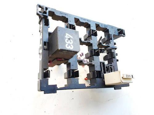 Used Fuse box Fuse box VW CADDY III Box Body/MPV (2KA, 2KH, 2CA, 2CH) 1.9 TDI (75 hp) 32930941 32930941