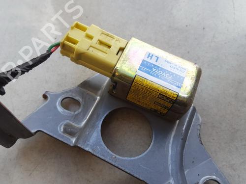 Used Electronic module Electronic module TOYOTA RAV 4 II (_A2_) 2.0 D 4WD (CLA20_, CLA21_, CLA20R, CLA21R) (116 hp) 33517268 33517268