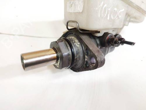 Used Brake master cylinder Brake master cylinder TOYOTA YARIS (_P1_) 1.4 D-4D (NLP10_, NLP10R) (75 hp) 35012272 35012272