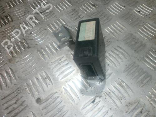 Used Electronic module Electronic module TOYOTA YARIS (_P1_) 1.3 (SCP12_, SCP13_, SCP12R, SCP13R) (87 hp) 33481921 33481921