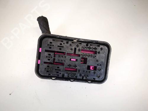 Used Fuse box SKODA OCTAVIA II (1Z3) 1.6 TDI (105 hp) 32564361