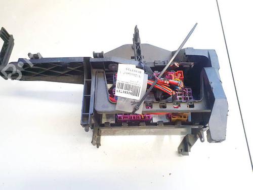 Used Fuse box Fuse box SKODA FABIA I (6Y2) 2.0 (116 hp) 33077961 33077961