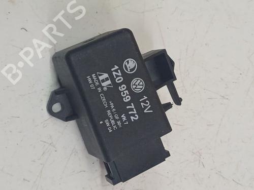 Used Electronic module Electronic module SKODA OCTAVIA II (1Z3) 1.8 TSI (160 hp) 32549033 32549033