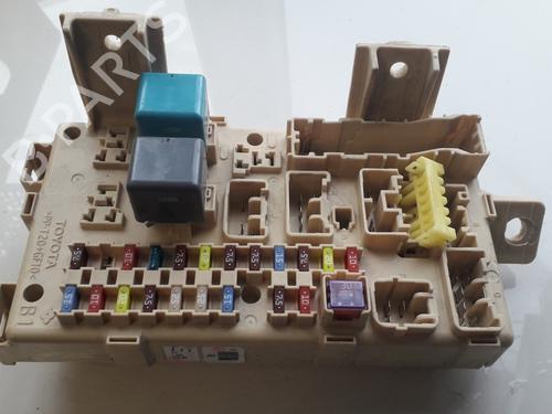 Used Fuse box Fuse box TOYOTA COROLLA Verso (ZER_, ZZE12_, R1_) 2.2 D-4D (AUR10_, AUR10R) (136 hp) 33511160 33511160