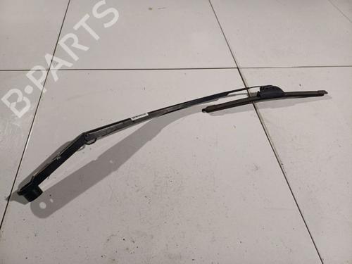 Used Front windshield wiper arm Front windshield wiper arm 32570266 32570266