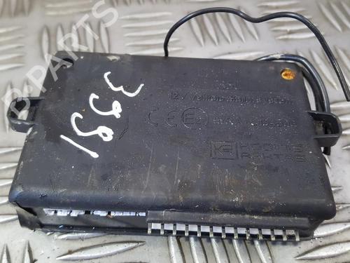 electronic-module-audi-a4-b5-8d2-1994-1995-1996-1997-1998-1999-2000-2001-33495807 main image