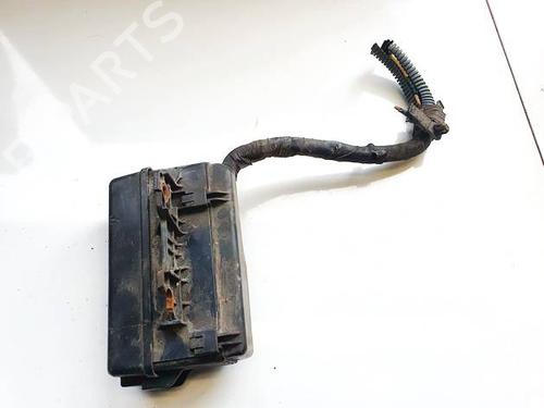 Used Fuse box Fuse box 32587035 32587035