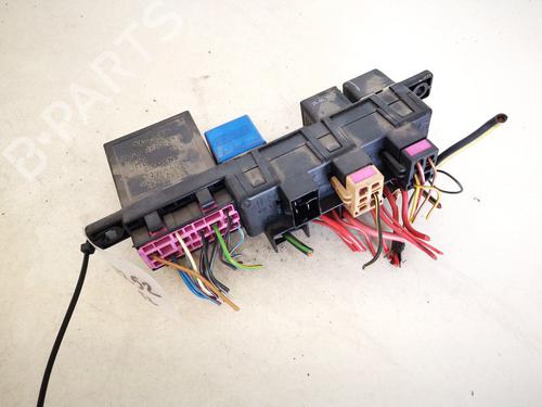 Used Fuse box Fuse box VW PASSAT B5 Variant (3B5) 1.9 TDI (110 hp) 32911940 32911940