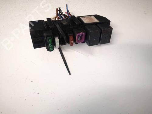 fuse-box-mitsubishi-outlander-ii-cw_w-2005-2006-2007-2008-2009-2010-2011-2012-32953257 main image