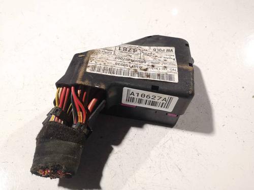 Used Fuse box Fuse box VW POLO IV (9N_, 9A_) 1.2 12V (64 hp) 32566951 32566951