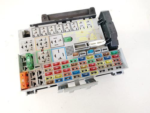 Used Fuse box Fuse box 33070660 33070660