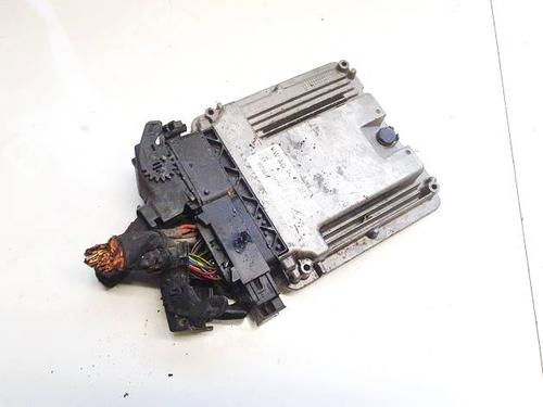 Used Engine control unit (ECU) Engine control unit (ECU) VW PASSAT B8 (3G2, CB2) 2.0 TDI (150 hp) 40028399 40028399