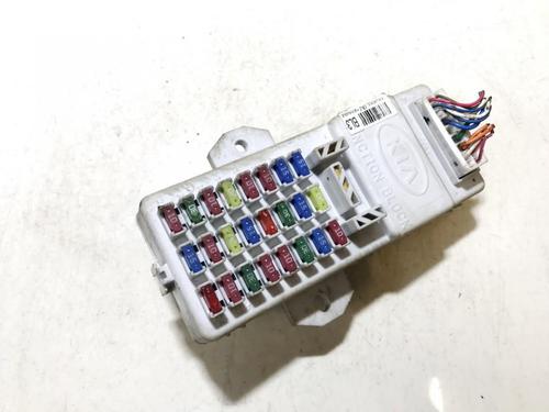 Used Fuse box Fuse box KIA SORENTO I (JC) 2.4 (139 hp) 33516558 33516558