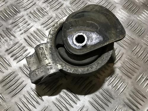 Used Engine mount Engine mount MITSUBISHI CARISMA (DA_) 1.9 TD (DA4A) (90 hp) 33498605 33498605
