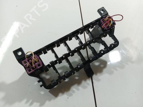 Fuse box VW PASSAT B5 Variant (3B5) 1.9 TDI | BP32556139E1