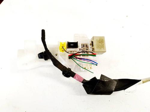 Used Fuse box Fuse box 39115305 39115305