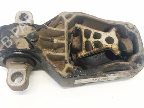 Used Engine mount Engine mount MERCEDES-BENZ B-CLASS Sports Tourer (W246, W242) B 180 CDI (246.200) (109 hp) 32934717 32934717