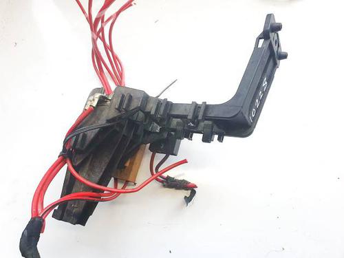 fuse-box-audi-a4-b6-8e2-2000-2001-2002-2003-2004-2005-32581023 main image