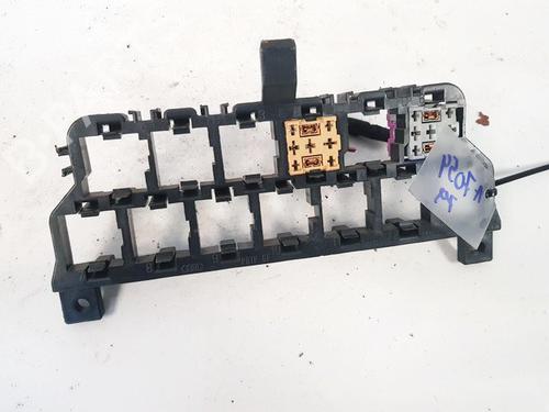 Used Fuse box Fuse box AUDI A6 C5 (4B2, 4B4) 2.5 TDI (180 hp) 32877423 32877423