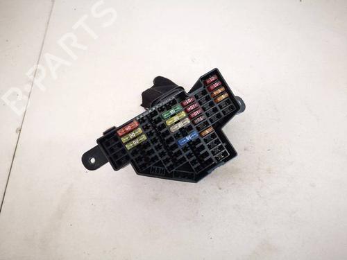 fuse-box-vw-golf-v-1k1-2003-2004-2005-2006-2007-2008-2009-2010-32939681 main image