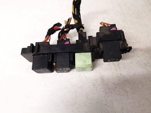 Used Fuse box Fuse box SKODA OCTAVIA II (1Z3) 2.0 TDI (140 hp) 32926631 32926631
