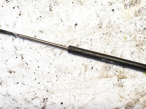tailgate-lift-support-seat-toledo-ii-1m2-1998-1999-2000-2001-2002-2003-2004-2005-2006-35482492 main image