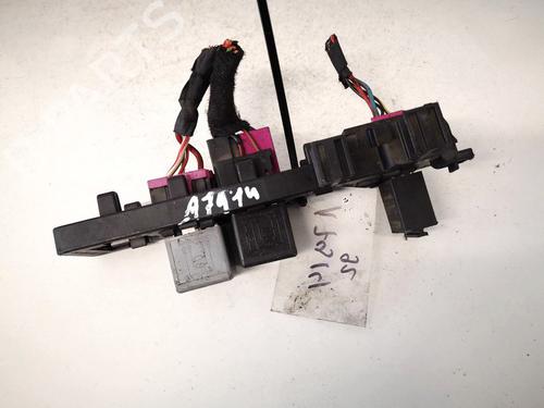 fuse-box-vw-passat-b6-3c2-2005-2006-2007-2008-2009-2010-2011-32901146 main image