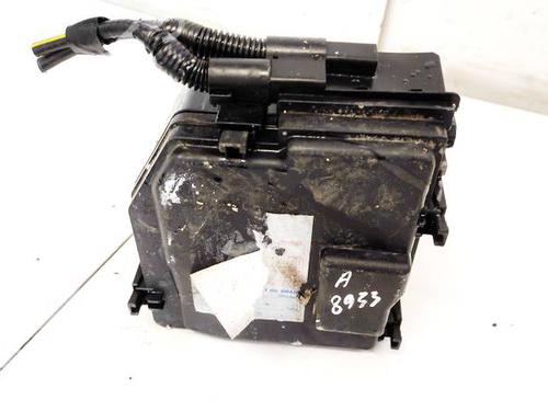 Used Fuse box Fuse box 32937809 32937809