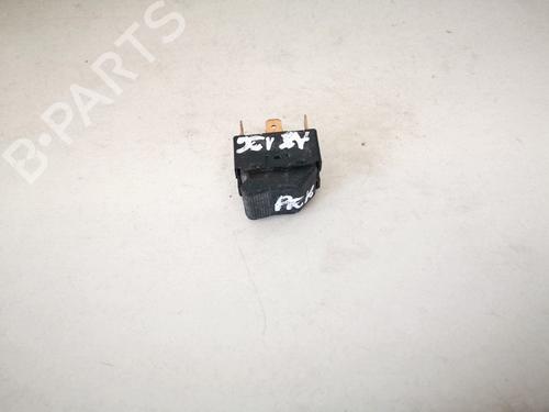 switch-audi-a4-b5-8d2-1994-1995-1996-1997-1998-1999-2000-2001-32914803 main image