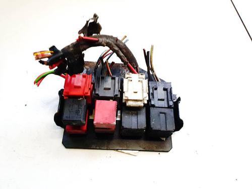 Used Fuse box Fuse box ALFA ROMEO 156 (932_) 1.9 JTD (932.A2B00, 932.A2C00) (115 hp) 32615277 32615277