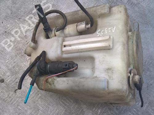 Used Windscreen washer tank Windscreen washer tank MERCEDES-BENZ E-CLASS (W210) E 320 CDI (210.026) (197 hp) 35879649 35879649