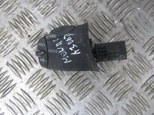 Used Steering wheel controls Steering wheel controls 35667272 35667272