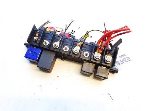 fuse-box-audi-a4-b5-8d2-1994-1995-1996-1997-1998-1999-2000-2001-32930982 main image
